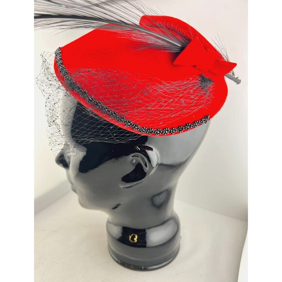 Vtg Parmillo NY Red Cocktail Tilt Hat Wool Felt Black Beaded Net Veil Feather main image 3